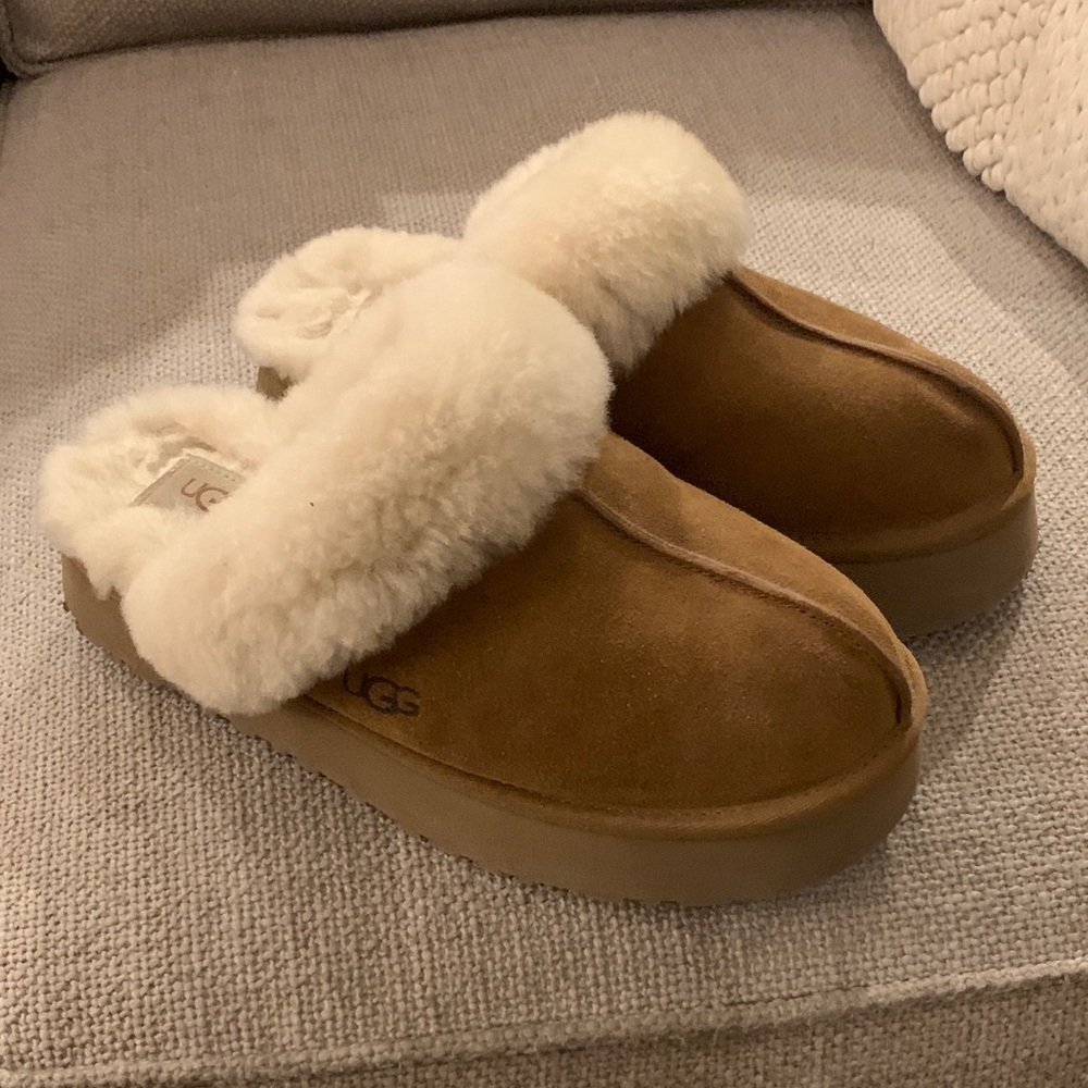 UGG Chestnut Suede Shearling-Lined platform Mule Slippers